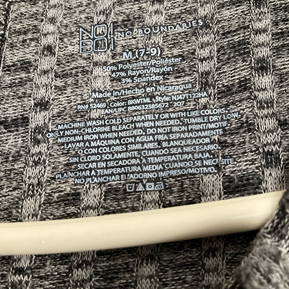 Assorted shirts - Picture 15 of 16